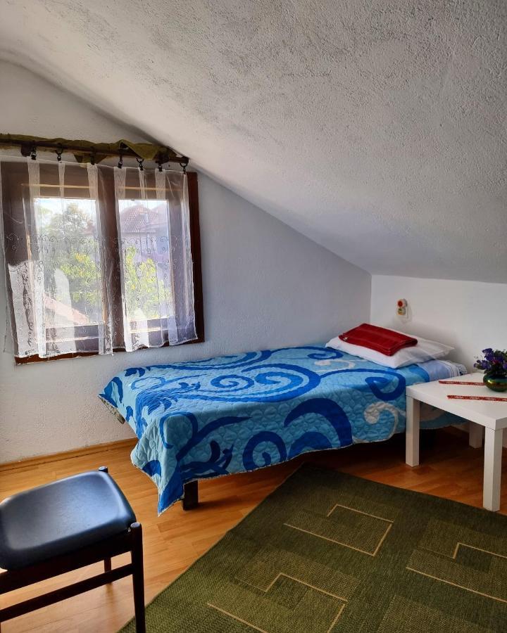 Guesthouse Sobi-Rooms Gradsko Экстерьер фото