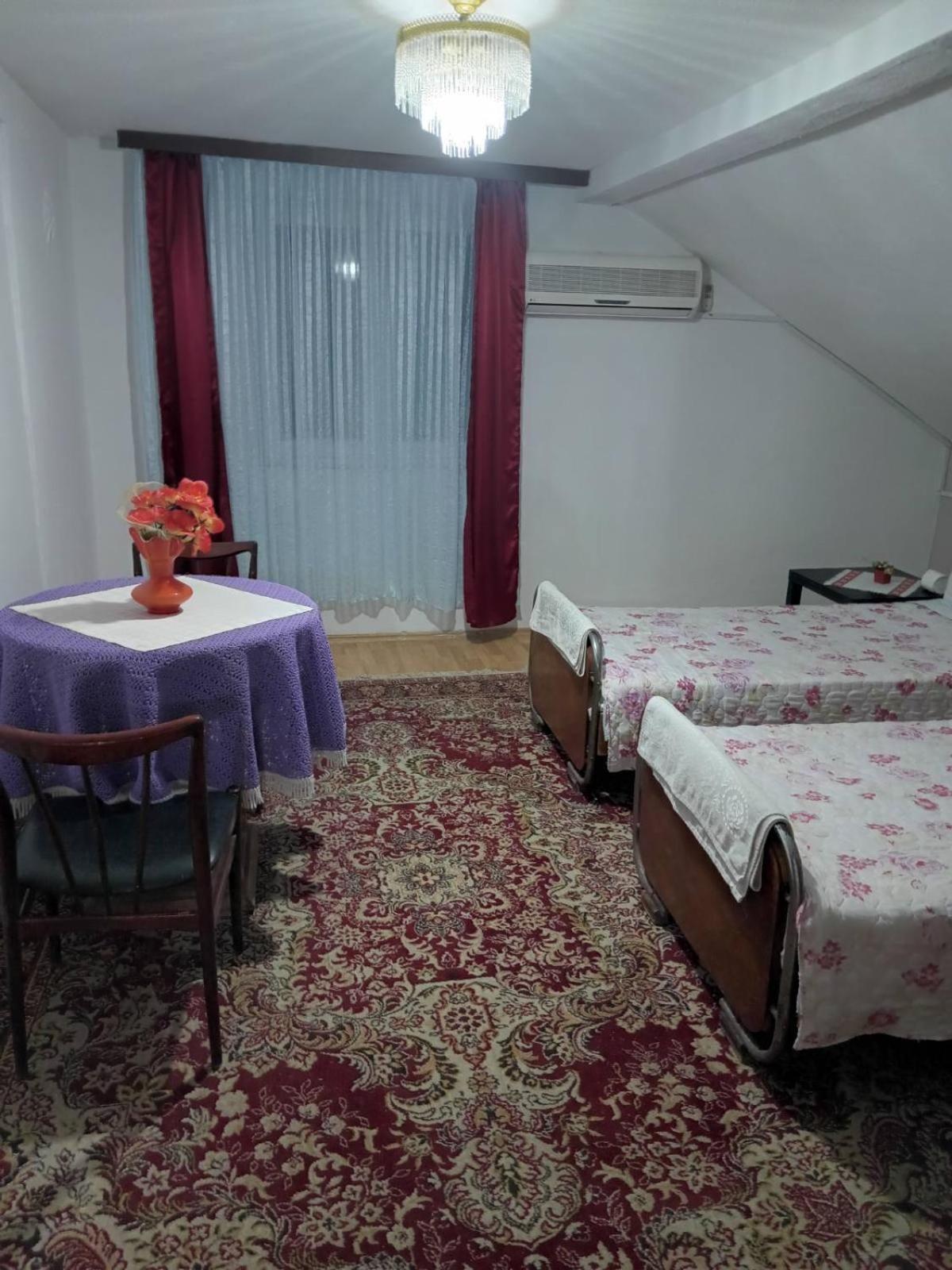 Guesthouse Sobi-Rooms Gradsko Экстерьер фото