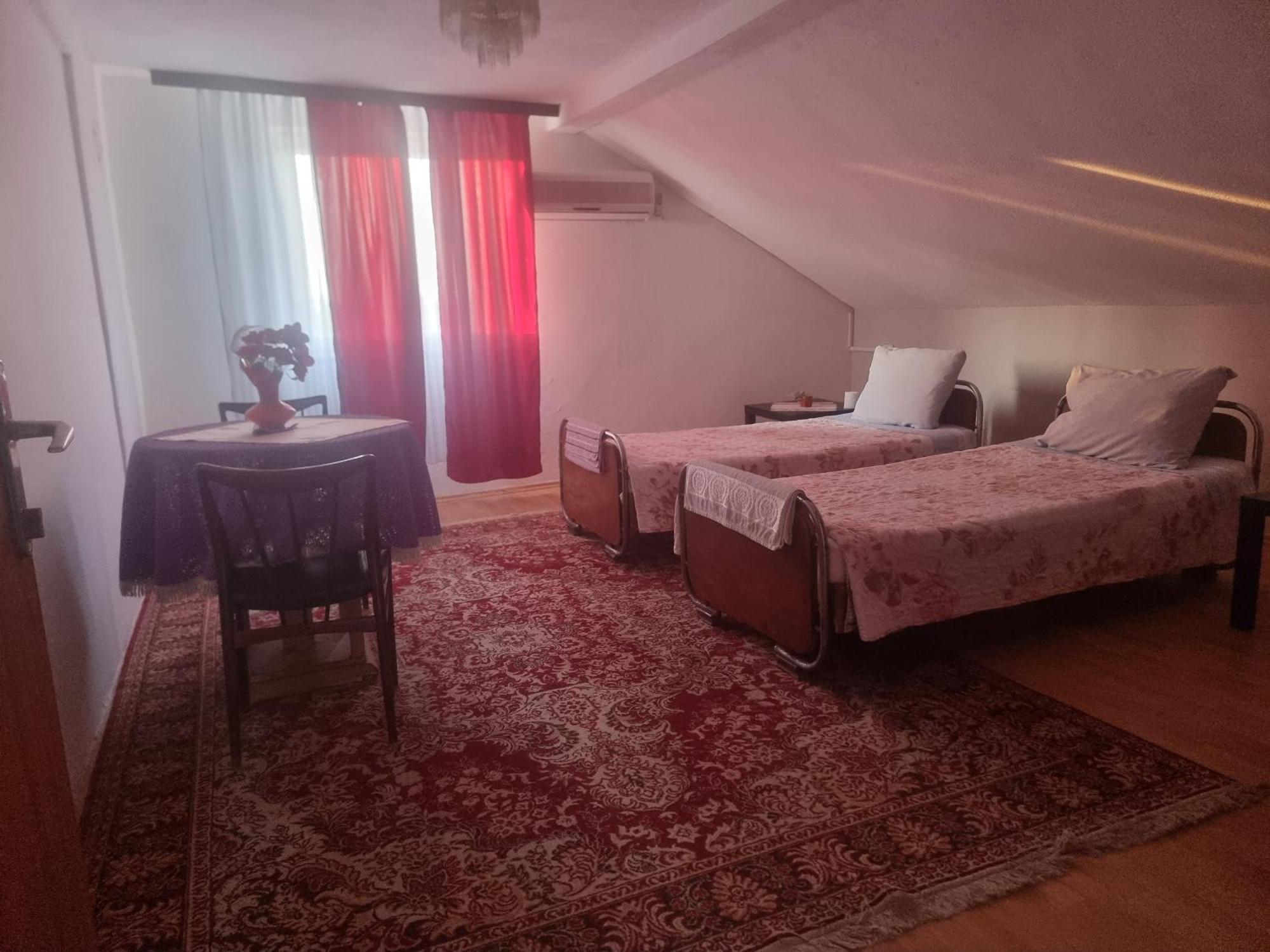 Guesthouse Sobi-Rooms Gradsko Экстерьер фото
